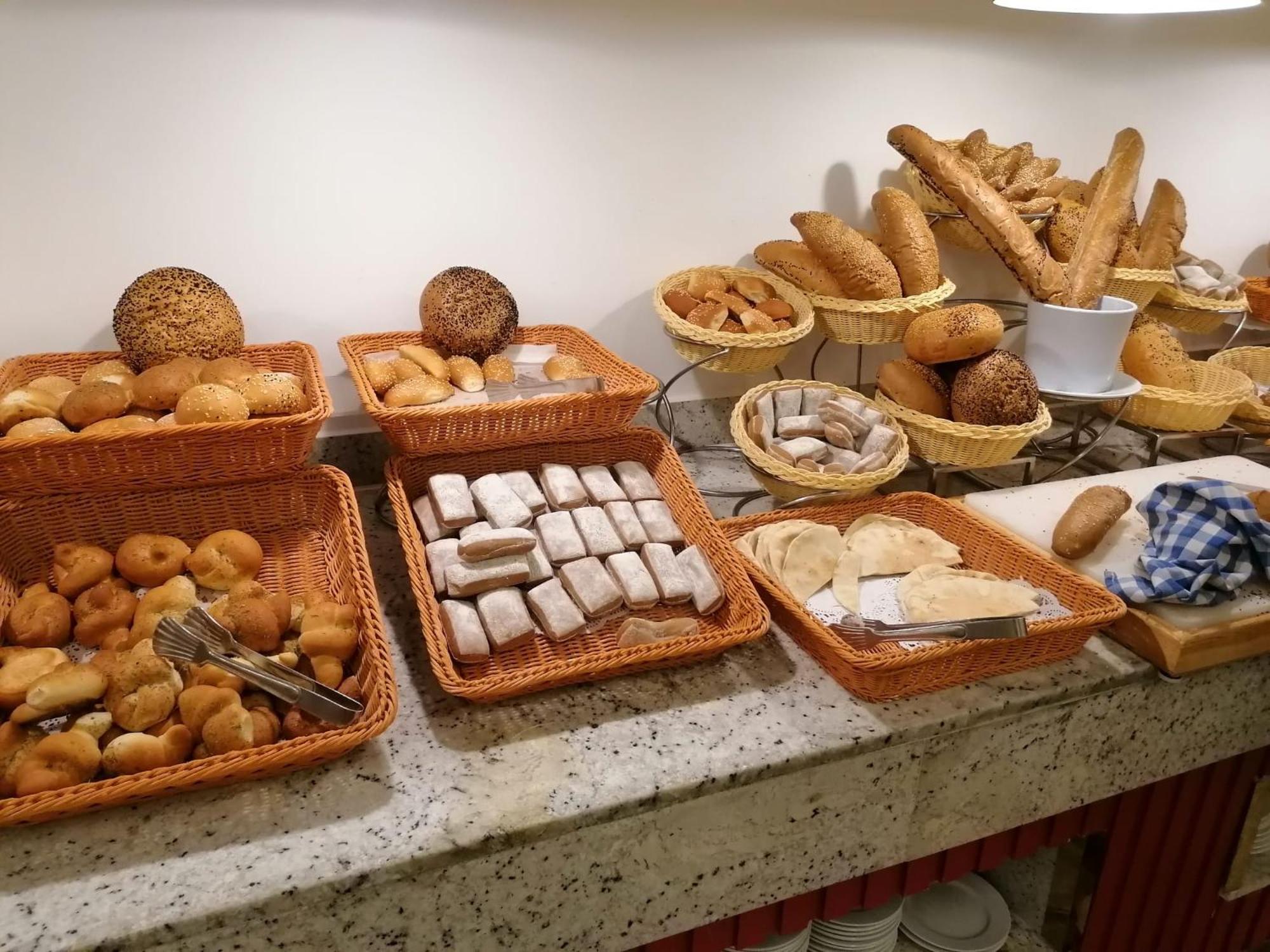 Hotel Apartments Villaggio Dei Fiori 4 Stars Luxury - Great Family Resort - Pet Friendly - With Hypermarket - Delivery Restaurant-Pizzeria - Room Breakfast With Supplement - Ultra Fast Wi-Fi - Play Area For Children - Olympic Swimming Pool - Parking Aparthotel